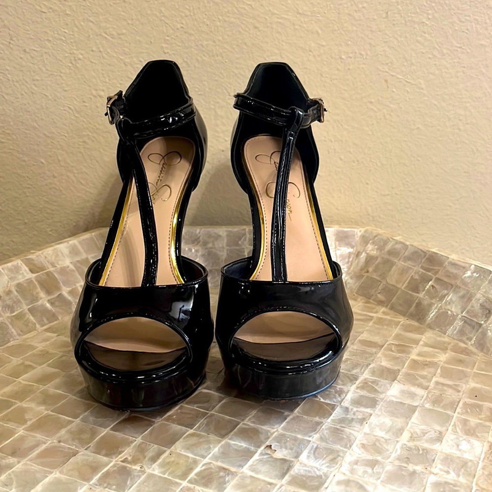 Jessica Simpson black shiny heels. Size 8.5. 5in heel and 1in platform